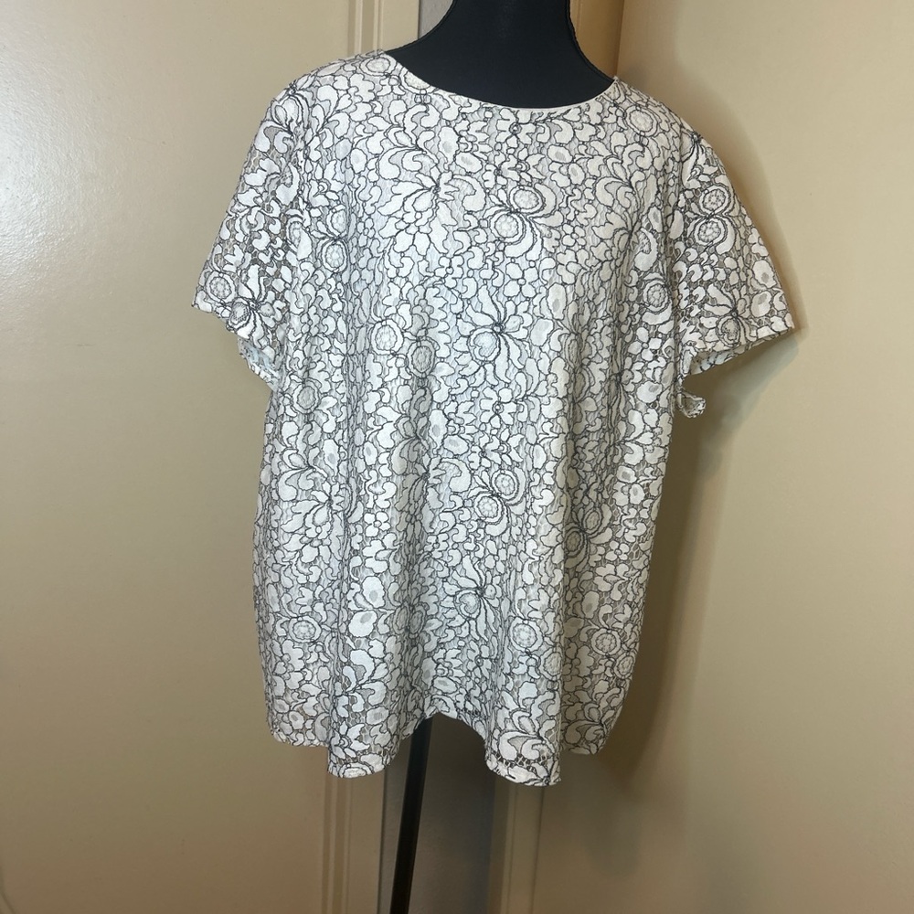 Liz Claiborne Cream and Black Floral Lace Blouse